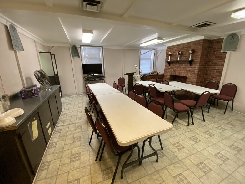 More Photos Of 947 Aisquith St, Baltimore Religious Facility For Sale