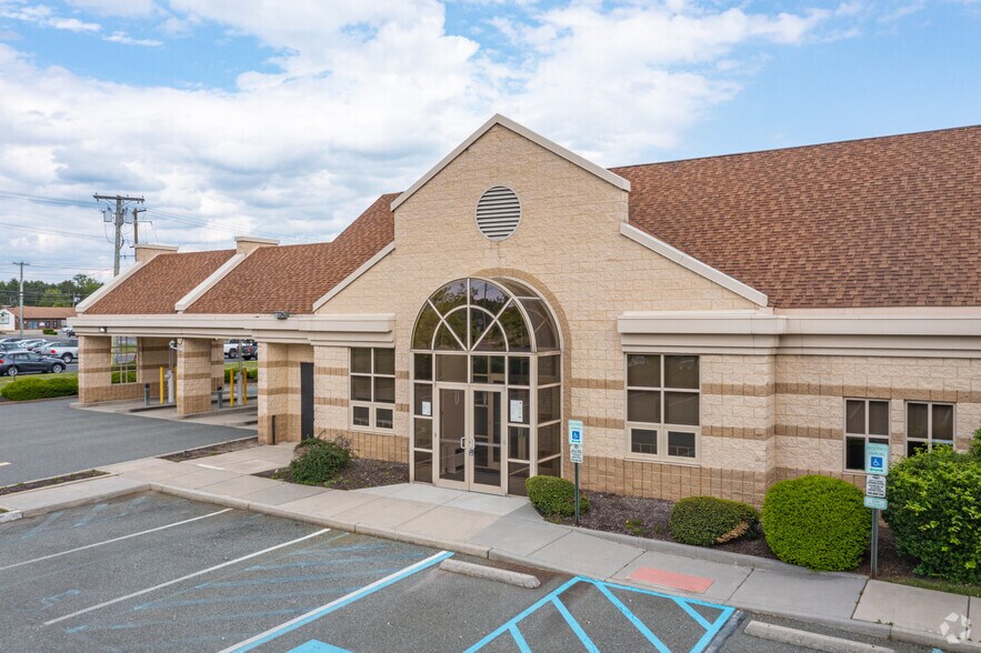 More Photos Of 500 Hurffville Crosskeys Rd, Sewell Bank For Lease
