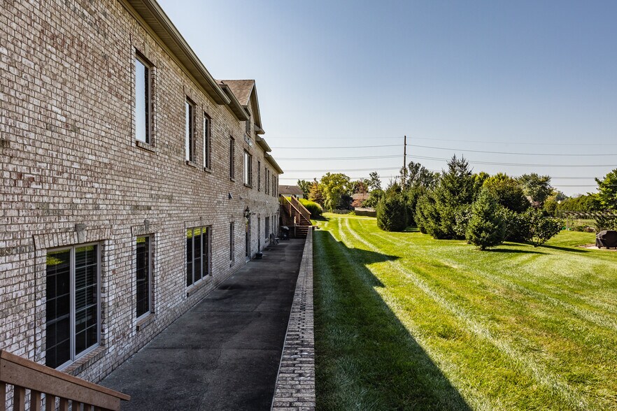 More Photos Of 698 Oldefield Commons Dr, Greenwood Medical For Sale