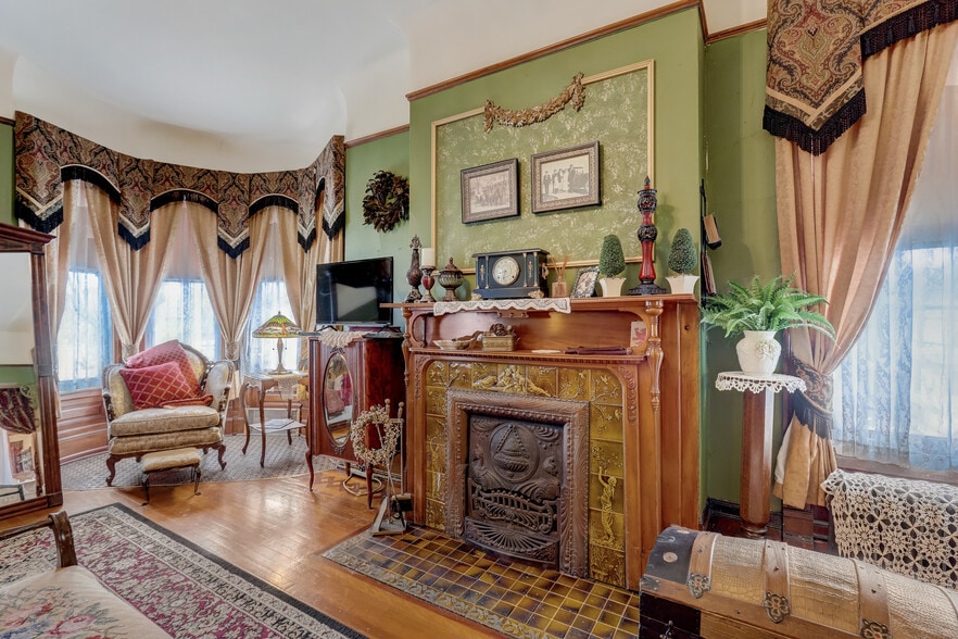 More Photos Of 3209 W Wells St, Milwaukee Hospitality For Sale