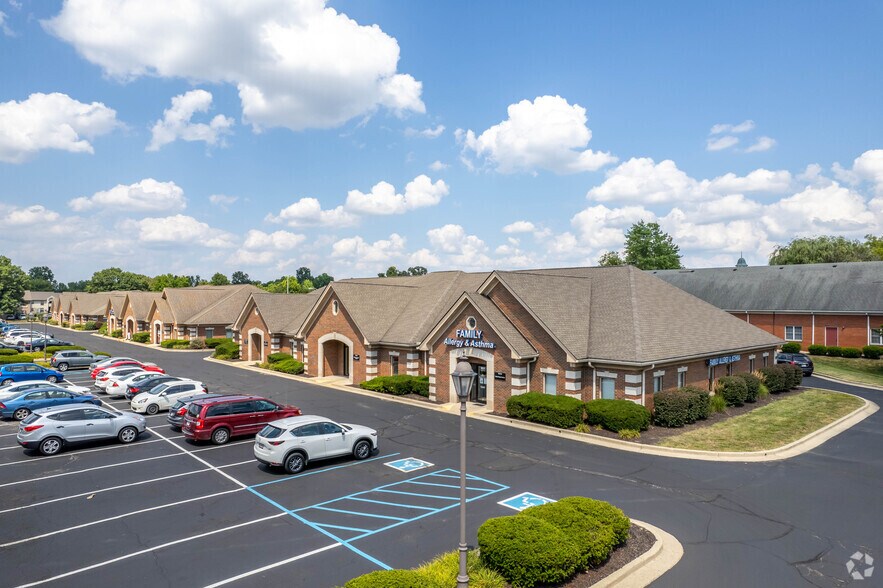 More Photos Of 8936 Southpointe Dr, Indianapolis Unknown For Lease