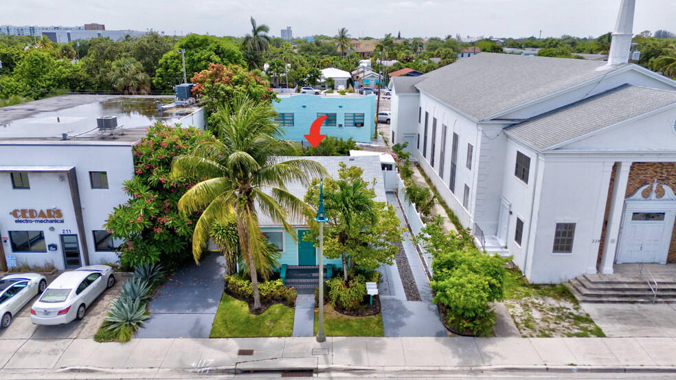 Primary Photo Of 215 N Federal Hwy, Lake Worth Apartments For Sale