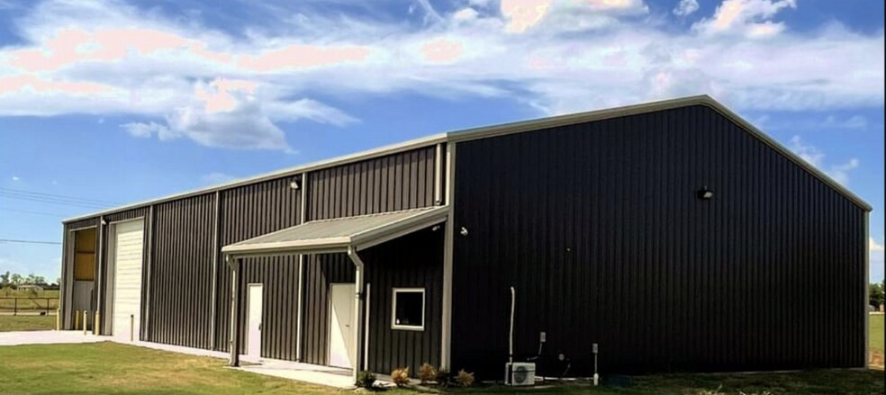 More Photos Of 10051 N Harrison, Shawnee Unknown For Lease