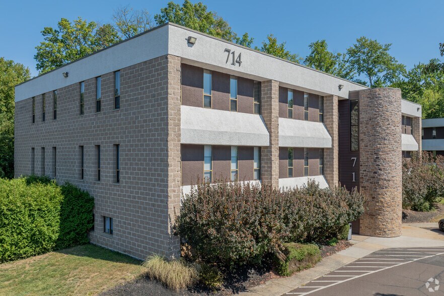 More Photos Of 716 N Bethlehem Pike, Lower Gwynedd Unknown For Lease
