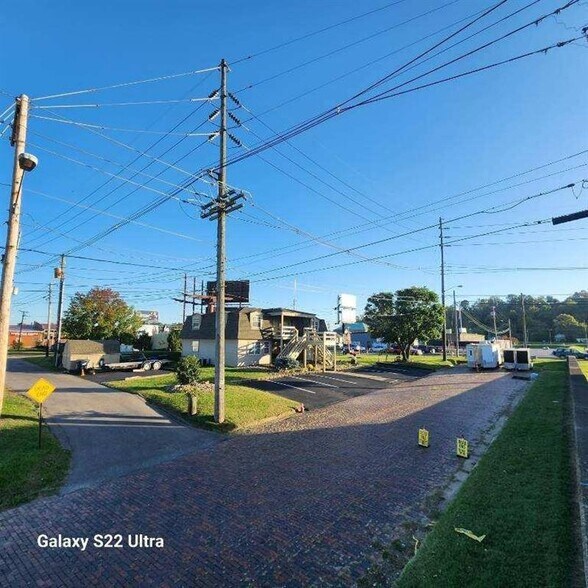 More Photos Of 701 Winchester Ave, Ashland Office For Sale