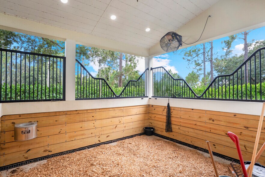 More Photos Of 21531 N River Rd, Alva Specialty For Sale