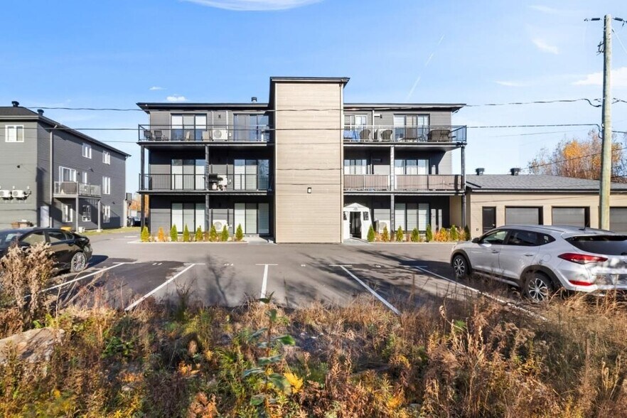 More Photos Of 13575 Rue Du Médoc, Mirabel Apartments For Sale