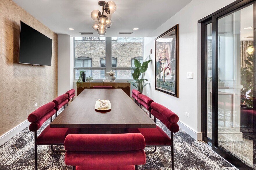 More Photos Of 222 W Erie St, Chicago Multifamily For Sale