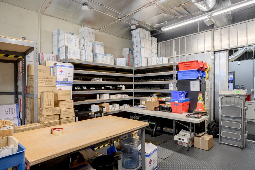 More Photos Of 3210 N San Fernando Blvd, Burbank Warehouse For Sale