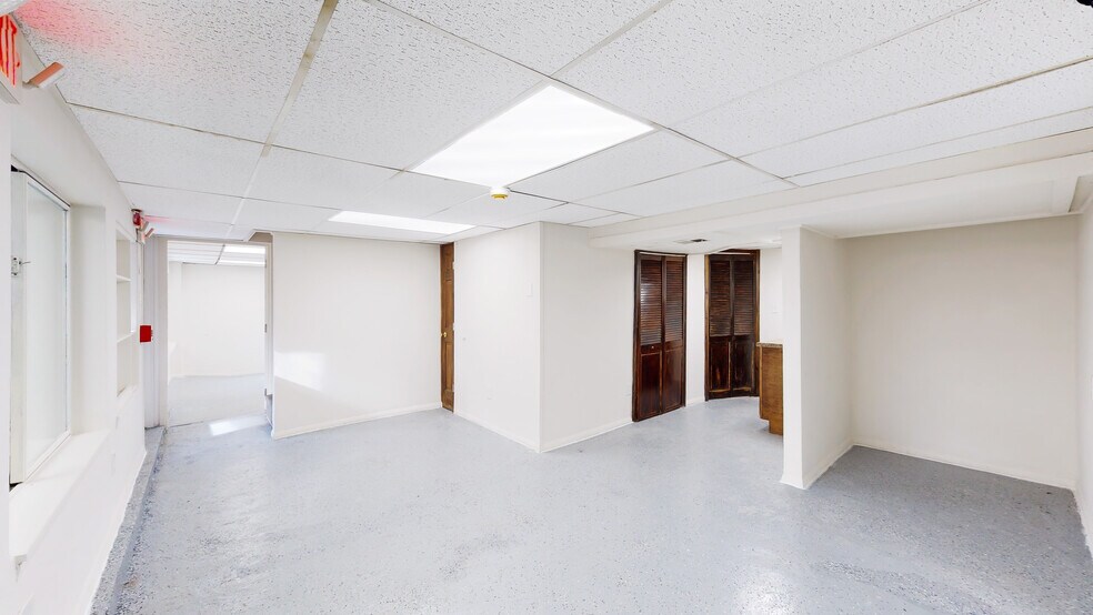 More Photos Of 220 Silver Lake Rd, Dingmans Ferry Office For Sale