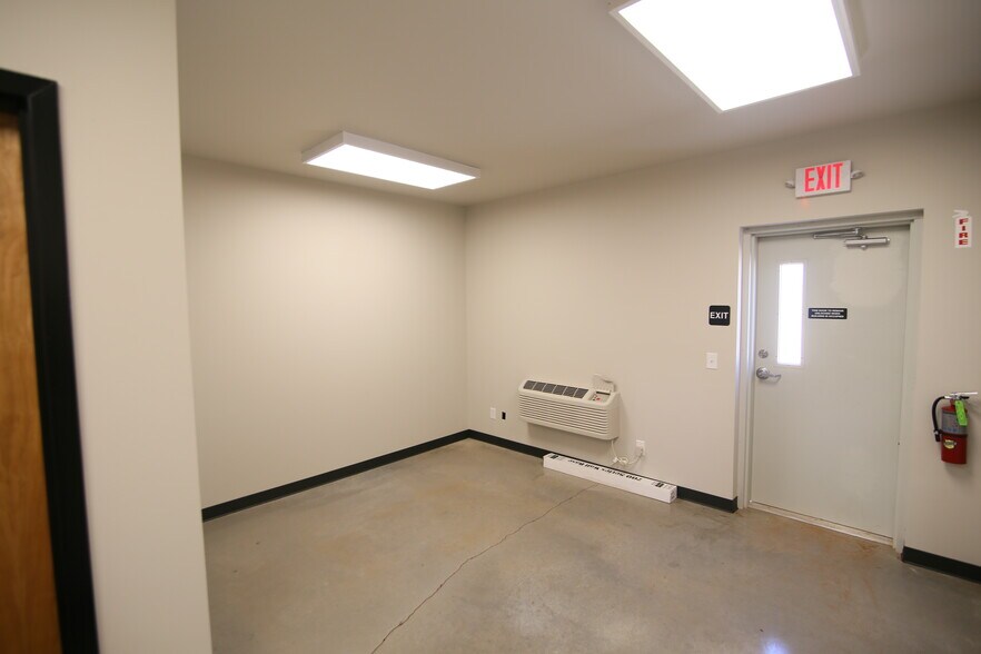 More Photos Of 120 N Rockwell Ave, Oklahoma City Unknown For Lease