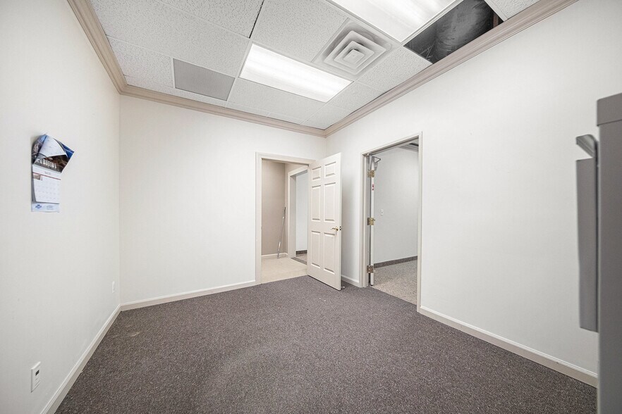 More Photos Of 35540 W Michigan Ave, Wayne Office For Sale