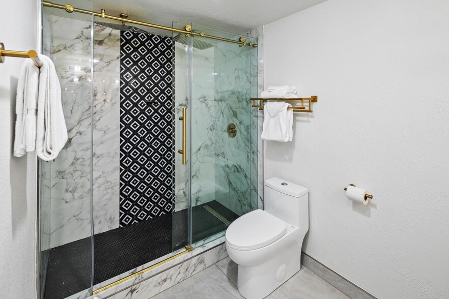 More Photos Of 1404 N Coast Hwy, Laguna Beach Hotel For Sale