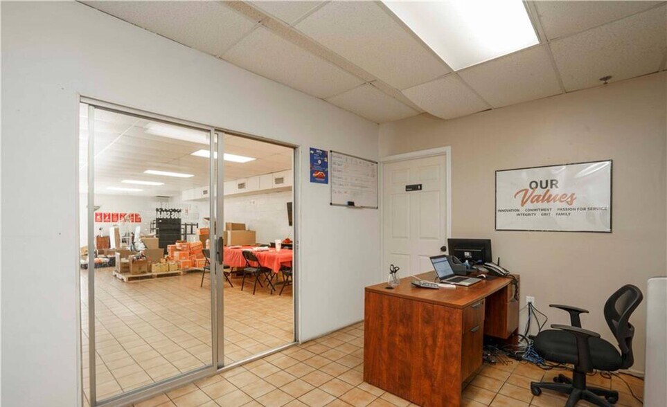 More Photos Of 2504 W Interstate Highway 2, Mission Flex For Lease