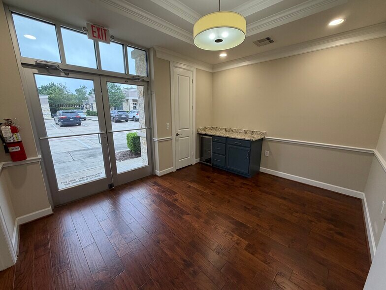 More Photos Of 2219 Sawdust Rd, The Woodlands Medical For Sale