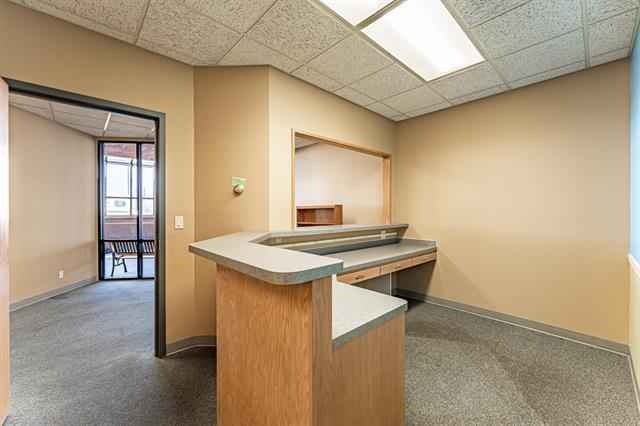 More Photos Of 34 SE Main St, Blackfoot Office For Sale