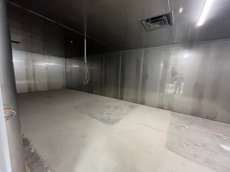 More Photos Of 543 James Ave, Saint Paul Manufacturing For Sale