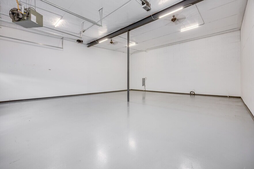 More Photos Of 601-663 W 66th, Loveland Warehouse For Sale