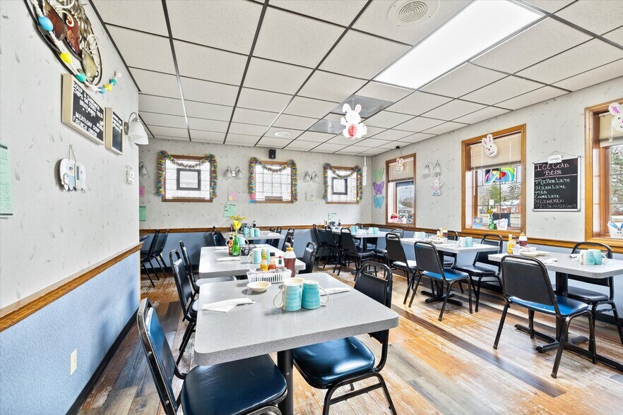 More Photos Of 6290 S Martin Rd, New Berlin Restaurant For Sale