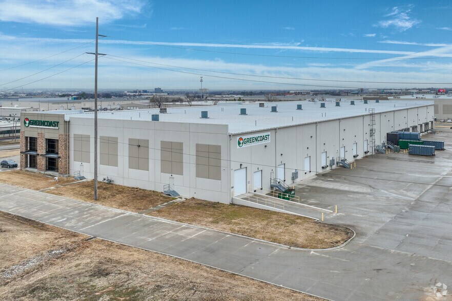 More Photos Of 5665 S 129th East Ave, Tulsa Distribution For Lease