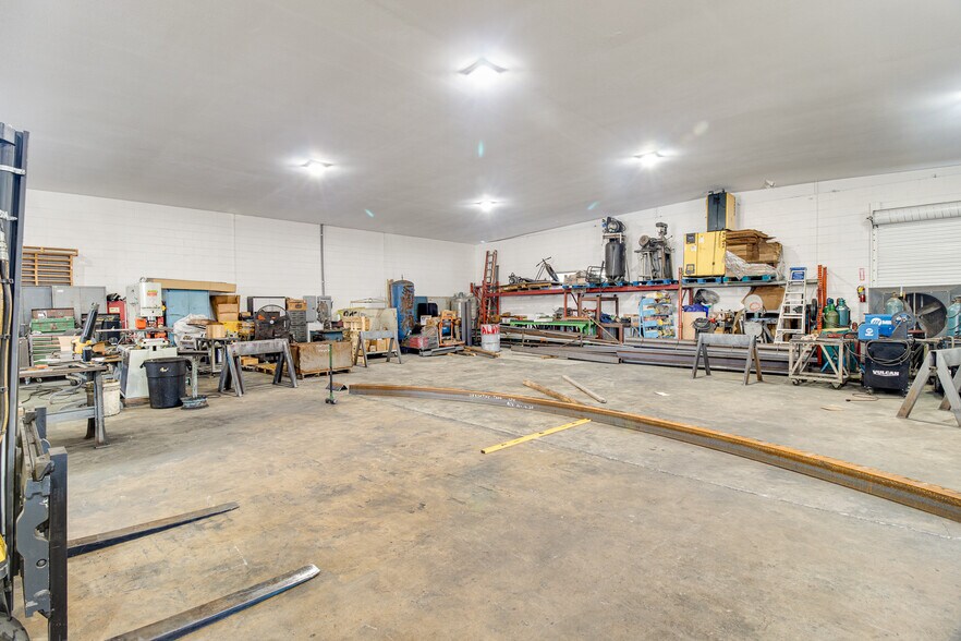 More Photos Of 103 Highland St, Orange City Warehouse For Sale