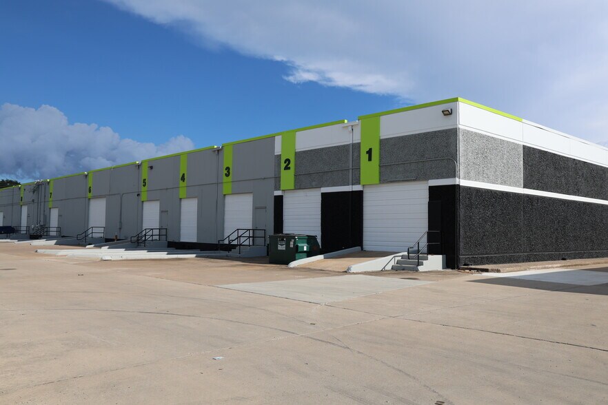 More Photos Of 10631 Harwin Dr, Houston Unknown For Lease