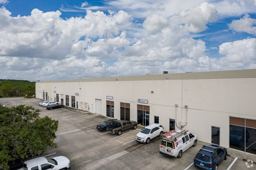 More Photos Of 7037 Commonwealth Ave, Jacksonville Warehouse For Lease
