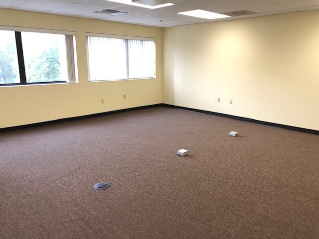 More Photos Of 239 New Rd, Parsippany Office For Lease