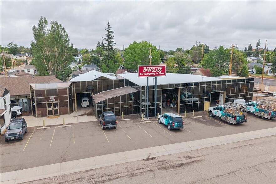 More Photos Of 2200 E 15th St, Cheyenne Flex For Sale