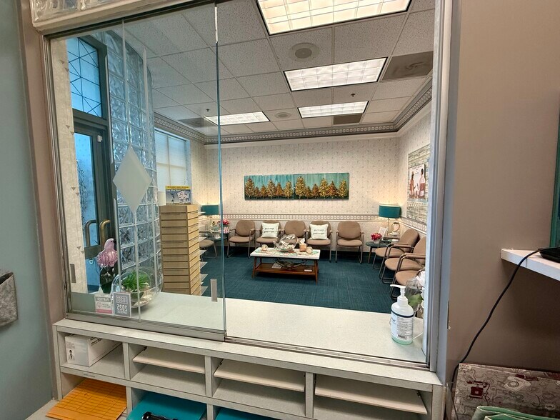 More Photos Of 1725 Western Ave, Findlay Medical For Sale