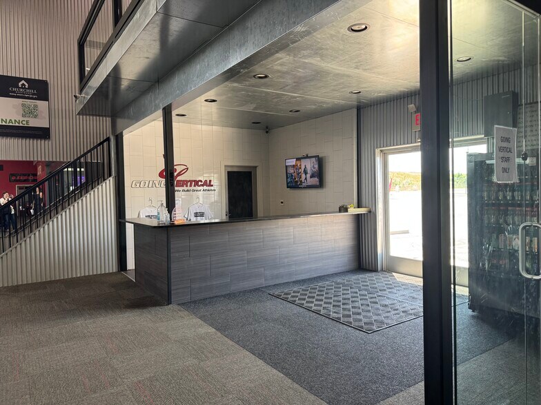 More Photos Of 10700 Sapp Brothers Dr, Omaha Warehouse For Sale