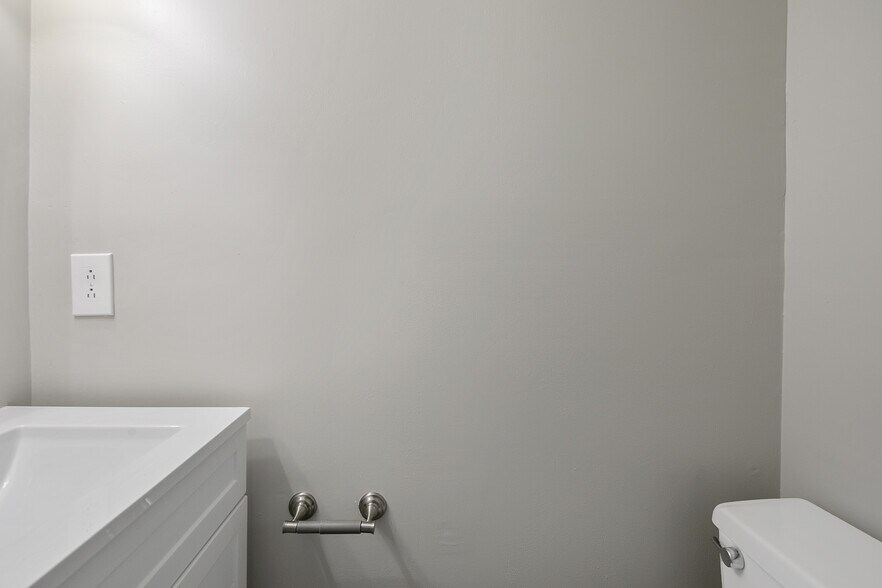 More Photos Of 817 Ridge Rd, Fayetteville Apartments For Sale