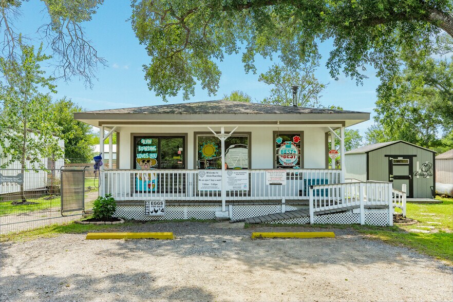 More Photos Of 2230 Nancy St, Alvin Specialty For Sale