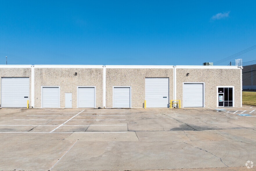 More Photos Of 3206 Industrial Ter, Austin Unknown For Lease