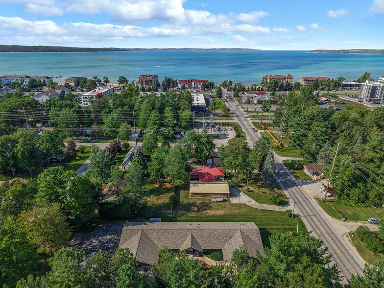 More Photos Of 3819 4 Mile Rd N, Traverse City Office For Sale