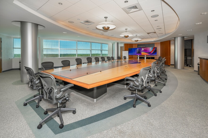 More Photos Of 8125 Highwoods Palm Way, Tampa Office For Sale