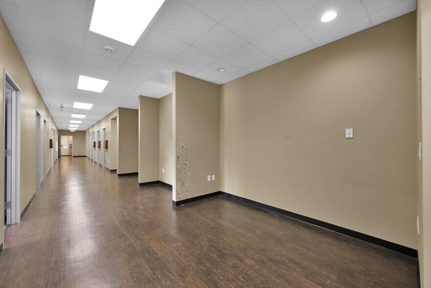 More Photos Of 1126 Rayford Rd, Spring Medical For Sale