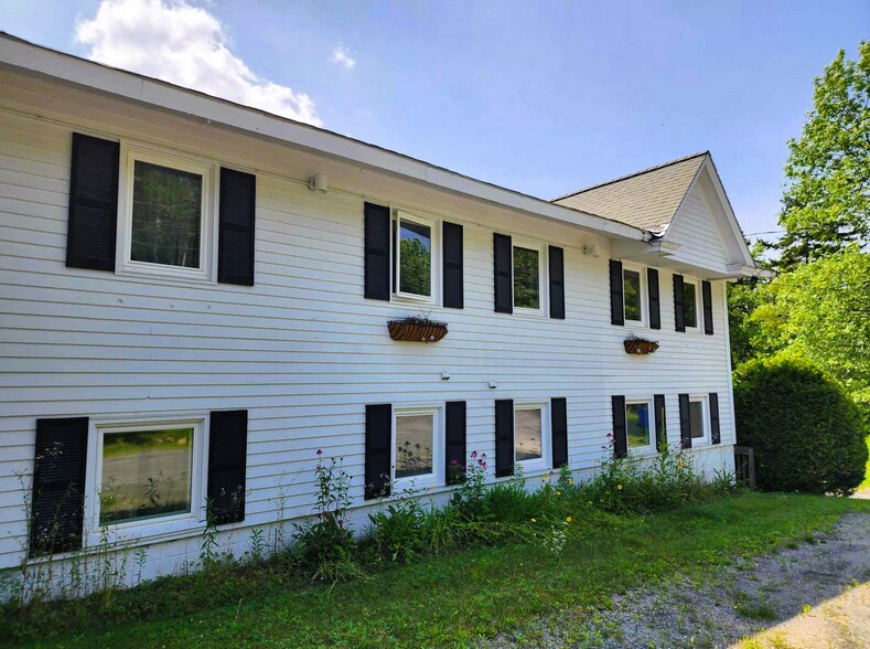 More Photos Of 401 Vt Route 100, West Dover Hotel For Sale