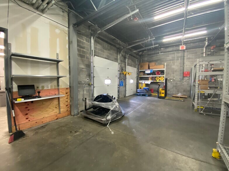 More Photos Of 2503 W 5th St, Lumberton Service Station For Sale