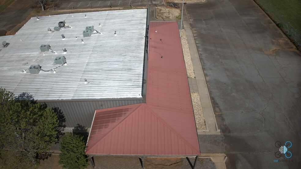 More Photos Of 3455 Keith Bridge Rd, Cumming Freestanding For Sale