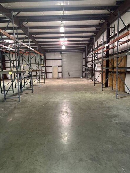 More Photos Of 8386 Jonesboro Rd, Daphne Warehouse For Lease
