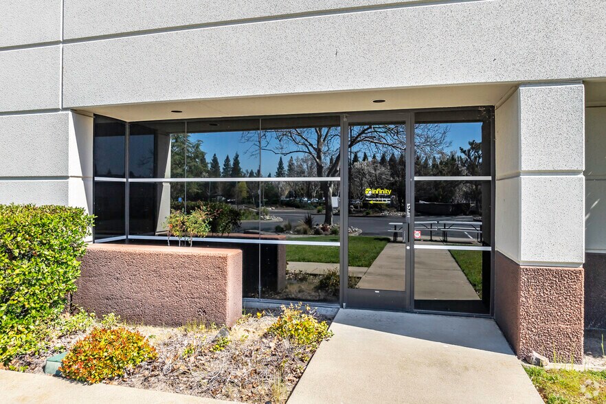 More Photos Of 3855 Atherton Rd, Rocklin Flex For Lease