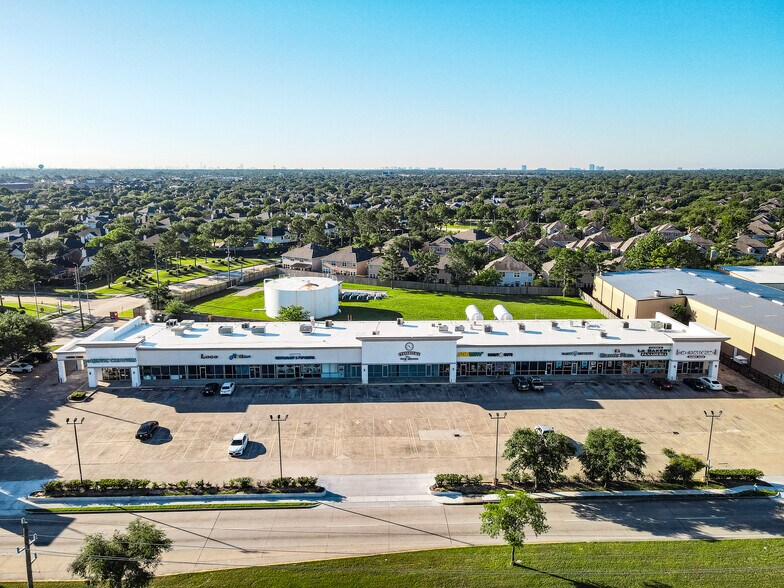 More Photos Of 16427 W Little York Rd, Houston Freestanding For Lease