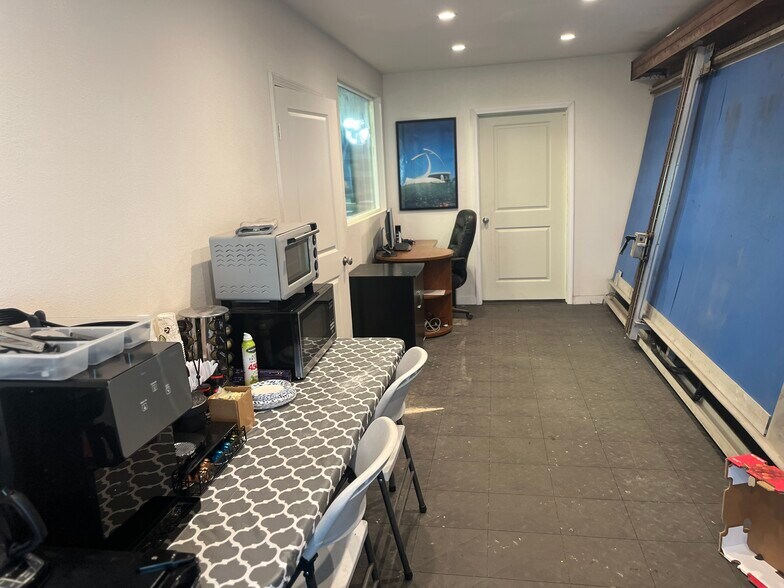 More Photos Of 1805 Cleveland Ave, National City Industrial For Sale