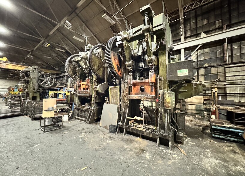 More Photos Of 1500-1538 W Saint Paul Ave, Milwaukee Manufacturing For Sale