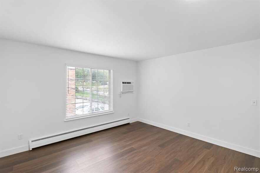 More Photos Of 500 Romeo Rd, Rochester Apartments For Sale