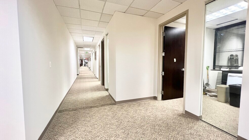 More Photos Of 8800 Roswell Rd, Sandy Springs Office For Sale