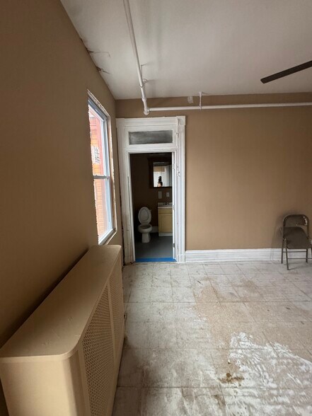 More Photos Of 2449 Shirley Ave, Baltimore Flex For Sale