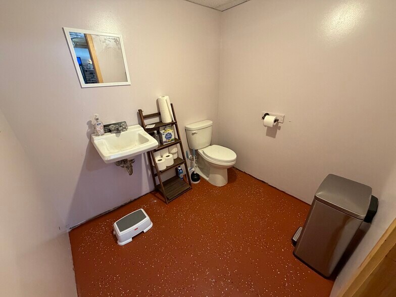 More Photos Of 23 Spring St, Dexter Office For Sale