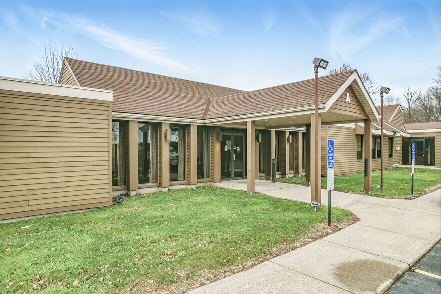 Primary Photo Of 2000 Green St, Farrell Medical For Lease